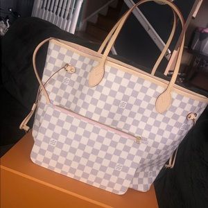 Rose ballerine pink 
15.4 x 12.6 x 7.5 inches